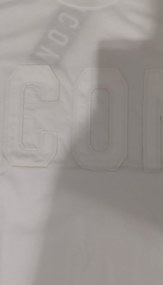 Shirt icon con logo a rilievo