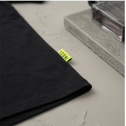 T-shirt icon fit oversize ( vestibilità piu grande)