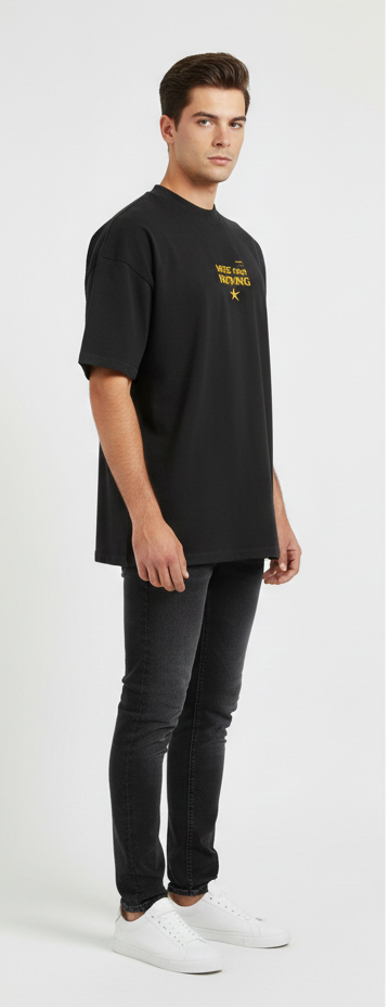 T-shirt M. F. N nera oversize logo in oro