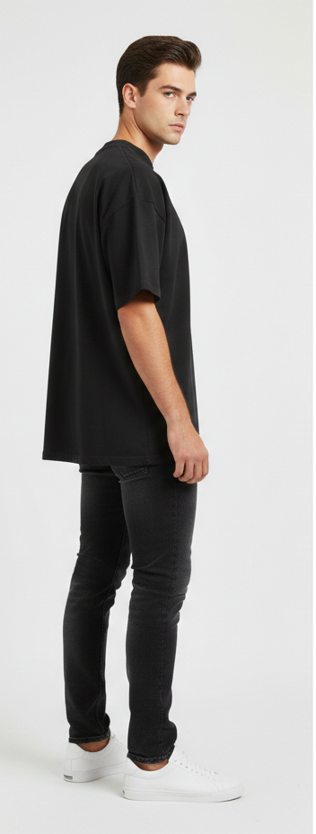 T-shirt M. F. N nera oversize logo in oro