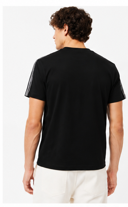 T-shirt nera con banda laterale