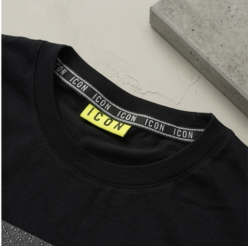T-shirt icon fit oversize ( vestibilità piu grande)